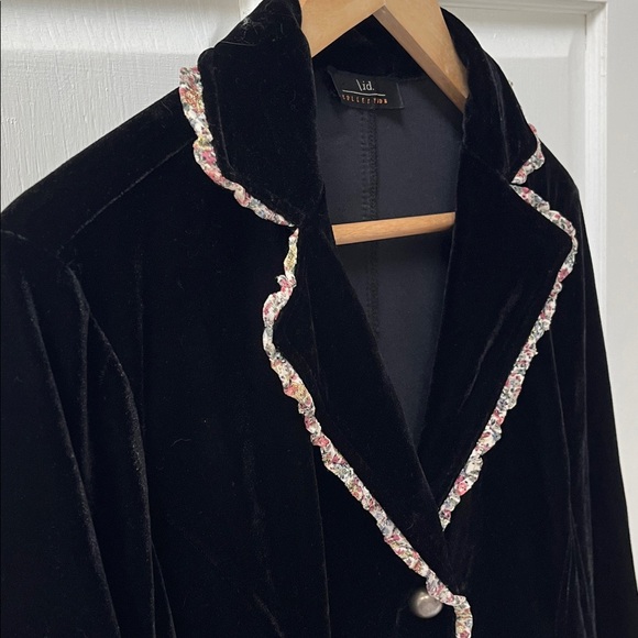 \id Collection black velvet blazer size medium - Picture 5 of 16